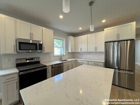51 Fairbanks St in Boston, MA - Building Photo