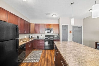 8350 Cascade Ave in West Des Moines, IA - Building Photo - Building Photo