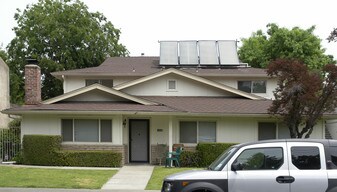 1048 Mohr Ln in Concord, CA - Building Photo