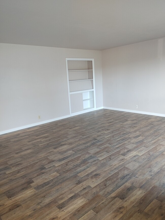214 E 6Th Ave, Unit 214 in Moses Lake, WA - Building Photo - Building Photo