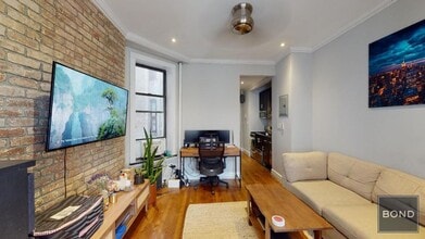 250 Mott St in New York, NY - Building Photo - Building Photo