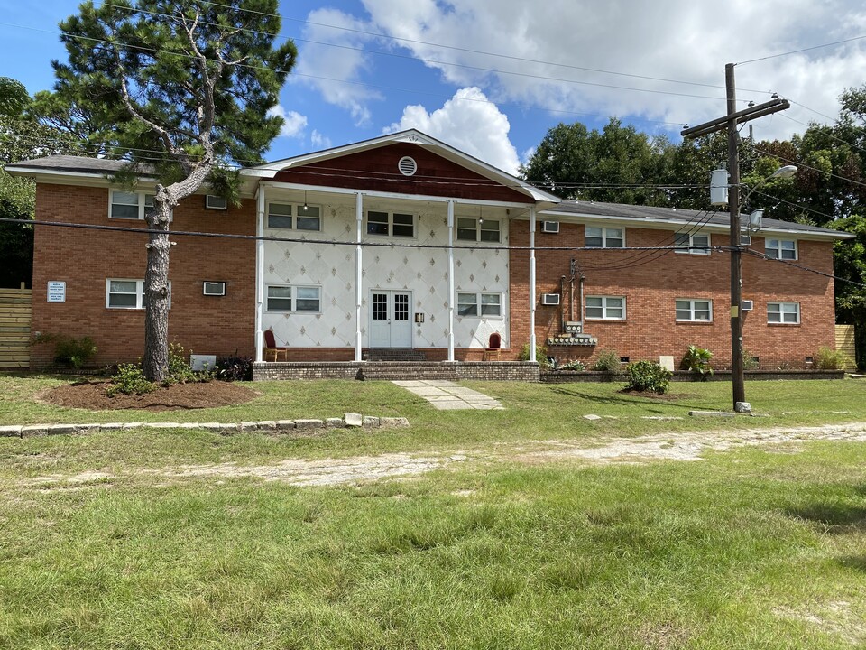 Johns Square Apartments in North Charleston, SC - Building Photo