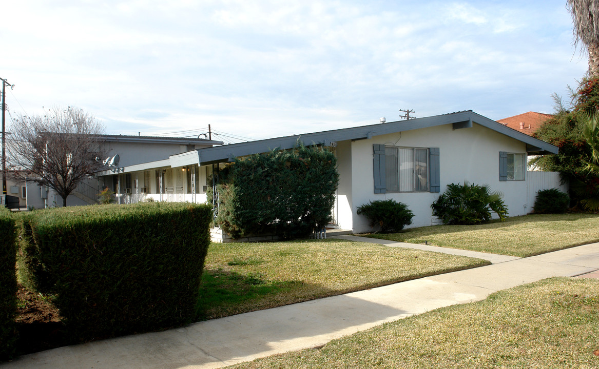 633 S Eremland Dr in Covina, CA - Foto de edificio