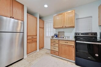 4101 Rockford Ln in Austin, TX - Building Photo - Building Photo