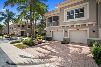 23520 Alamanda Dr in Bonita Springs, FL - Building Photo - Building Photo