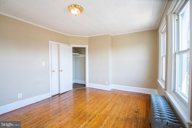 4935 Walnut St-Unit -UNIT 3 in Philadelphia, PA - Building Photo - Building Photo