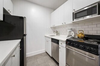 237 Park Ave in New York, NY - Building Photo - Building Photo