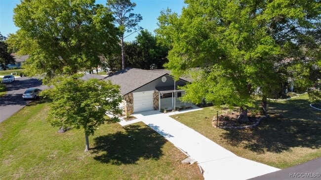 68 W Sugarberry Ln in Beverly Hills, FL - Building Photo - Building Photo