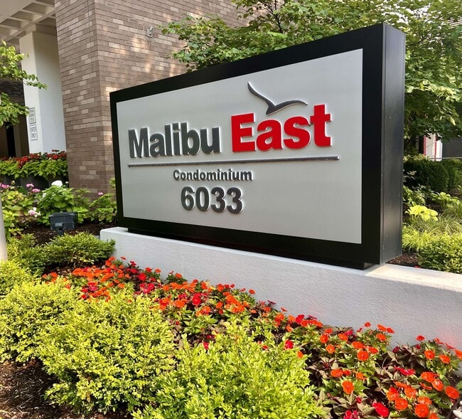 6033 N Sheridan Rd, Unit 37L in Chicago, IL - Foto de edificio - Building Photo