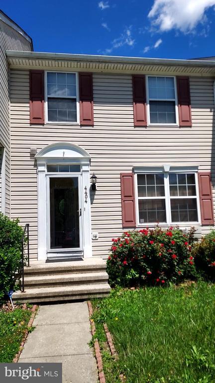 property at 4404 Stanford Ct