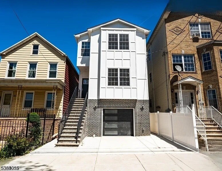90 Seaview Ave in Jersey City, NJ - Building Photo