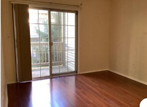 3252 Cypress Ct, Unit 3252 in Monmouth Junction, NJ - Foto de edificio - Building Photo