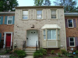 7813 Heatherton Ln in Potomac, MD - Building Photo