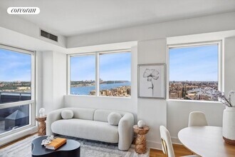 2628 Broadway in New York, NY - Building Photo - Building Photo