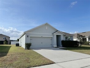 1656 Bay Breeze Dr in St. Cloud, FL - Building Photo - Building Photo