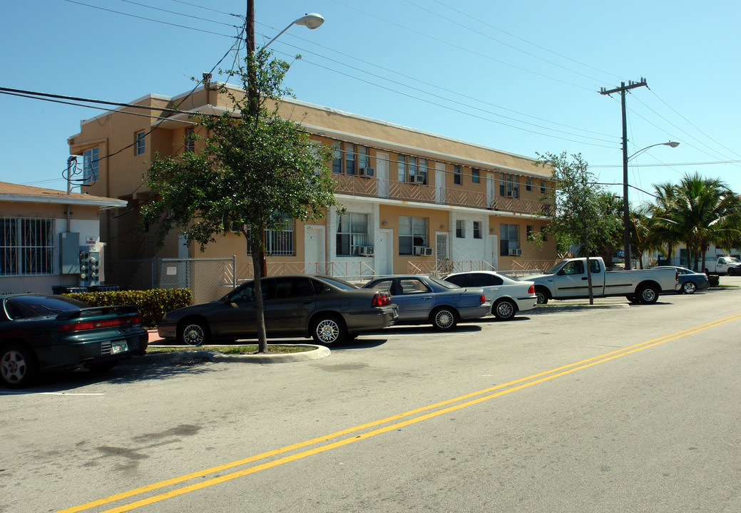 7200 Bay Dr in Miami Beach, FL - Building Photo