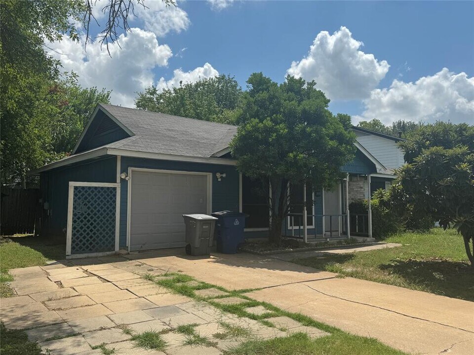 11909 Shropshire Blvd in Austin, TX - Building Photo