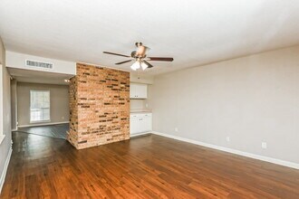 7812 Burgundy Dr in Fort Worth, TX - Building Photo - Building Photo