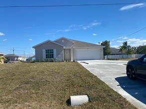 3530 NE 21st Ave in Cape Coral, FL - Building Photo - Building Photo