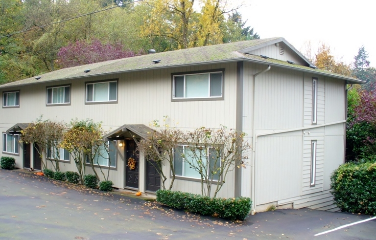 Pearlwood Townhome in Oregon City, OR - Building Photo