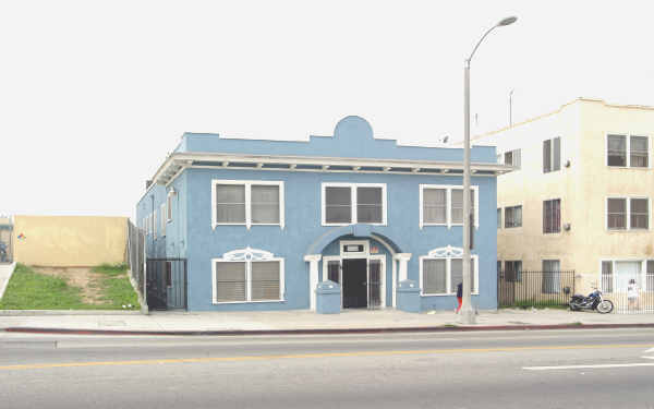 1448 W 3rd St in Los Angeles, CA - Building Photo