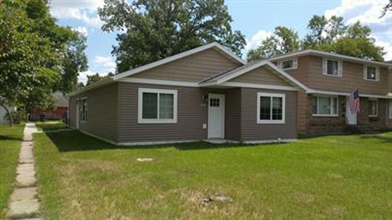 1216 Bemidji Ave N in Bemidji, MN - Foto de edificio