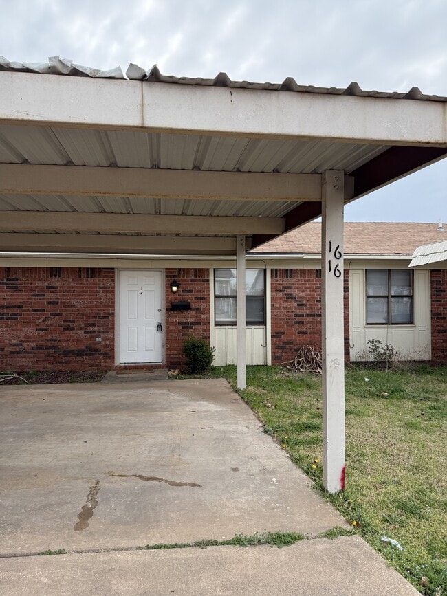 property at 1616 Rustic Dr