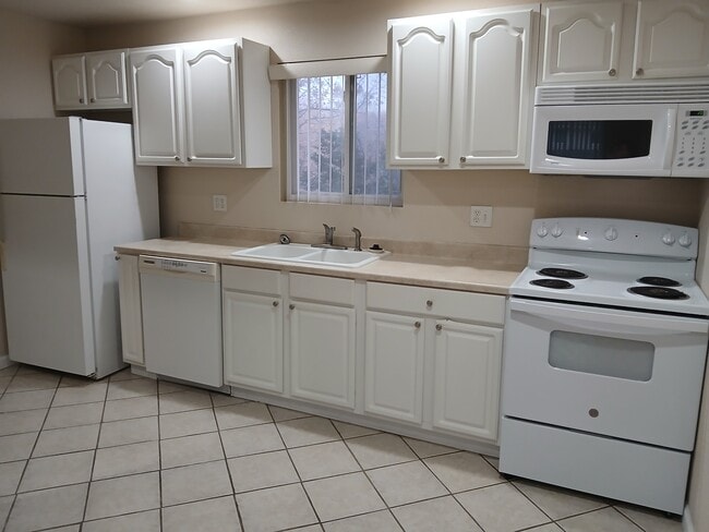 property at 1100 Briarwood Rd