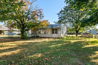 918 N Clara St in Wichita, KS - Building Photo - Building Photo