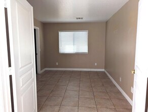 4226 N 92nd Ln in Phoenix, AZ - Building Photo - Building Photo