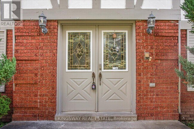 26 Cynthia Crescent in Richmond Hill, ON - Building Photo - Building Photo