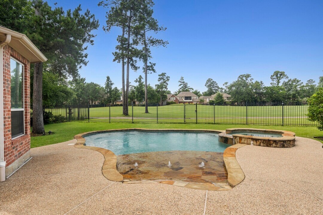 51 Player Oaks Pl in Spring, TX - Building Photo