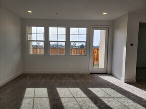 2916 Liscum St in Santa Rosa, CA - Foto de edificio - Building Photo