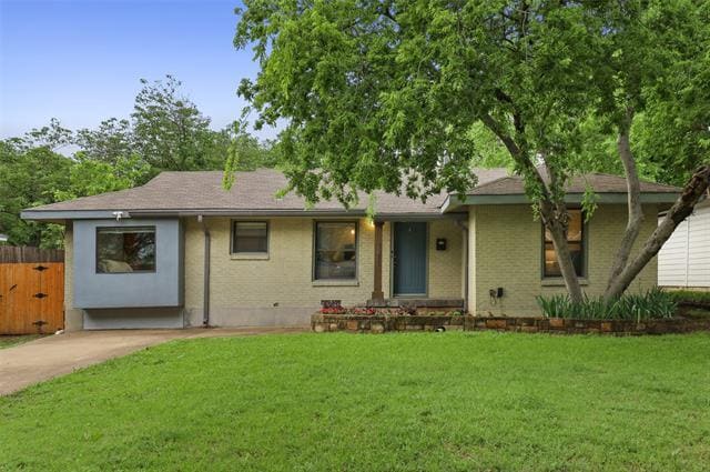 property at 3811 Lenel Dr