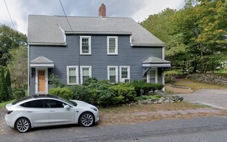 130 Viles St in Weston, MA - Building Photo