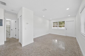 3808 Broadway, Unit 2 in West Palm Beach, FL - Foto de edificio - Building Photo