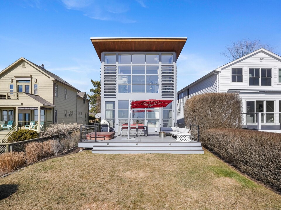 274 Pine Creek Ave in Fairfield, CT - Building Photo
