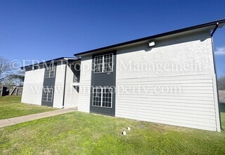 Presley Place in Corsicana, TX - Foto de edificio - Building Photo