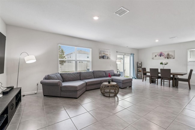 5667 Chorleywood Ln in Wesley Chapel, FL - Foto de edificio - Building Photo