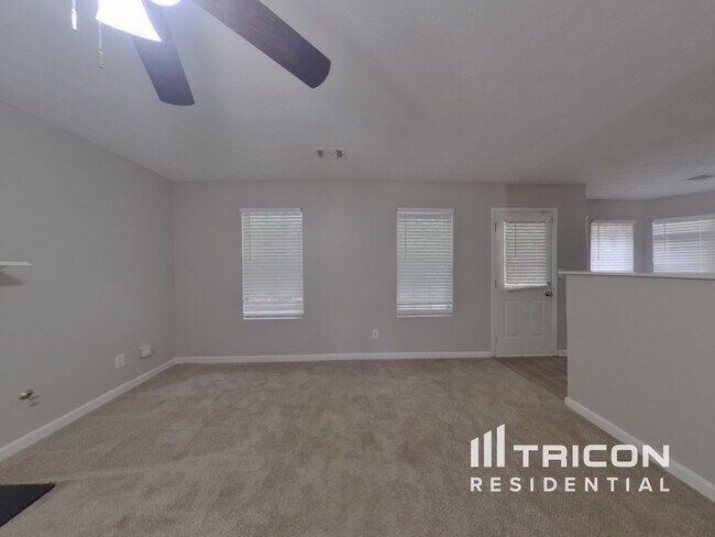 739 Pennybrook Ln in Stone Mountain, GA - Building Photo - Building Photo