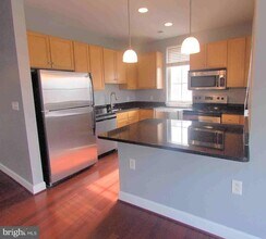 150 V St NW, Unit V304 in Washington, DC - Building Photo - Building Photo