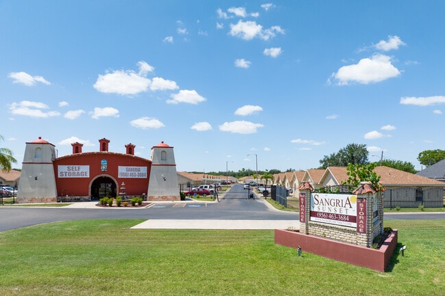 Sangria Sunset Villas