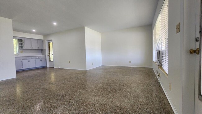 2707 NE 32nd St in Fort Lauderdale, FL - Foto de edificio - Building Photo