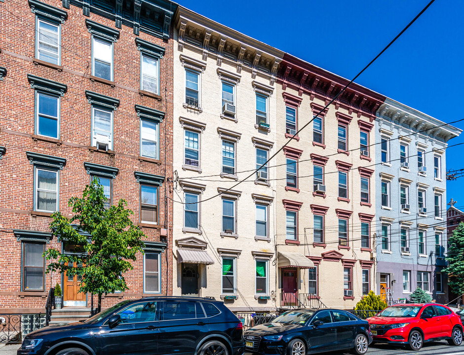 228 Jefferson St in Hoboken, NJ - Building Photo