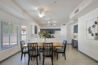 11832 E Clinton St in Scottsdale, AZ - Building Photo - Building Photo