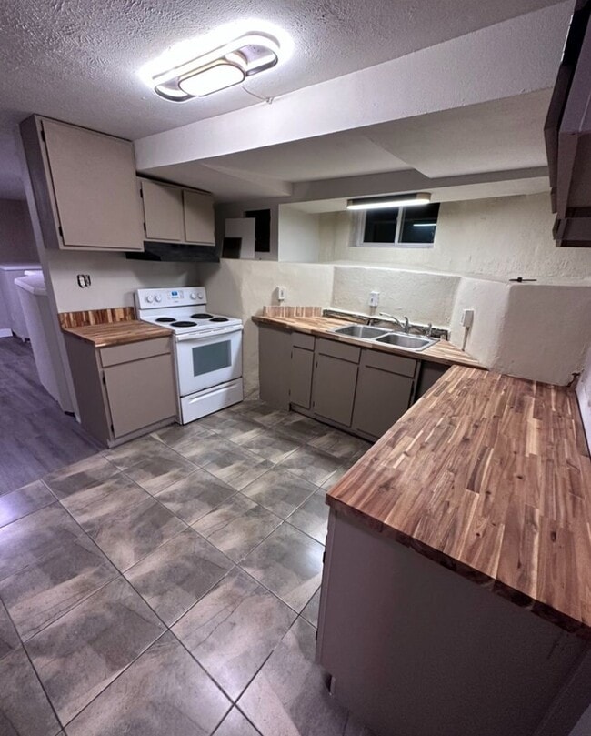 2101 E 16th Ave in Denver, CO - Foto de edificio - Building Photo