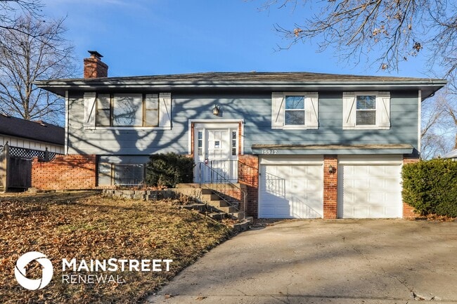 property at 15912 W 153rd St