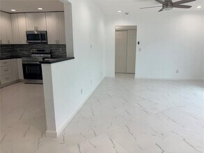 640 San Salvador Dr in Dunedin, FL - Building Photo - Building Photo