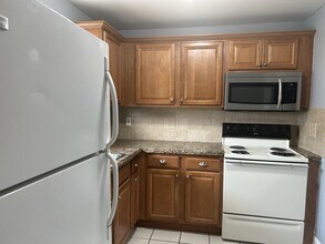 729 Lori Dr in Palm Springs, FL - Building Photo - Building Photo