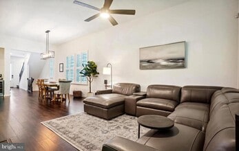 17851 Woods Overlook Dr in Dumfries, VA - Building Photo - Building Photo